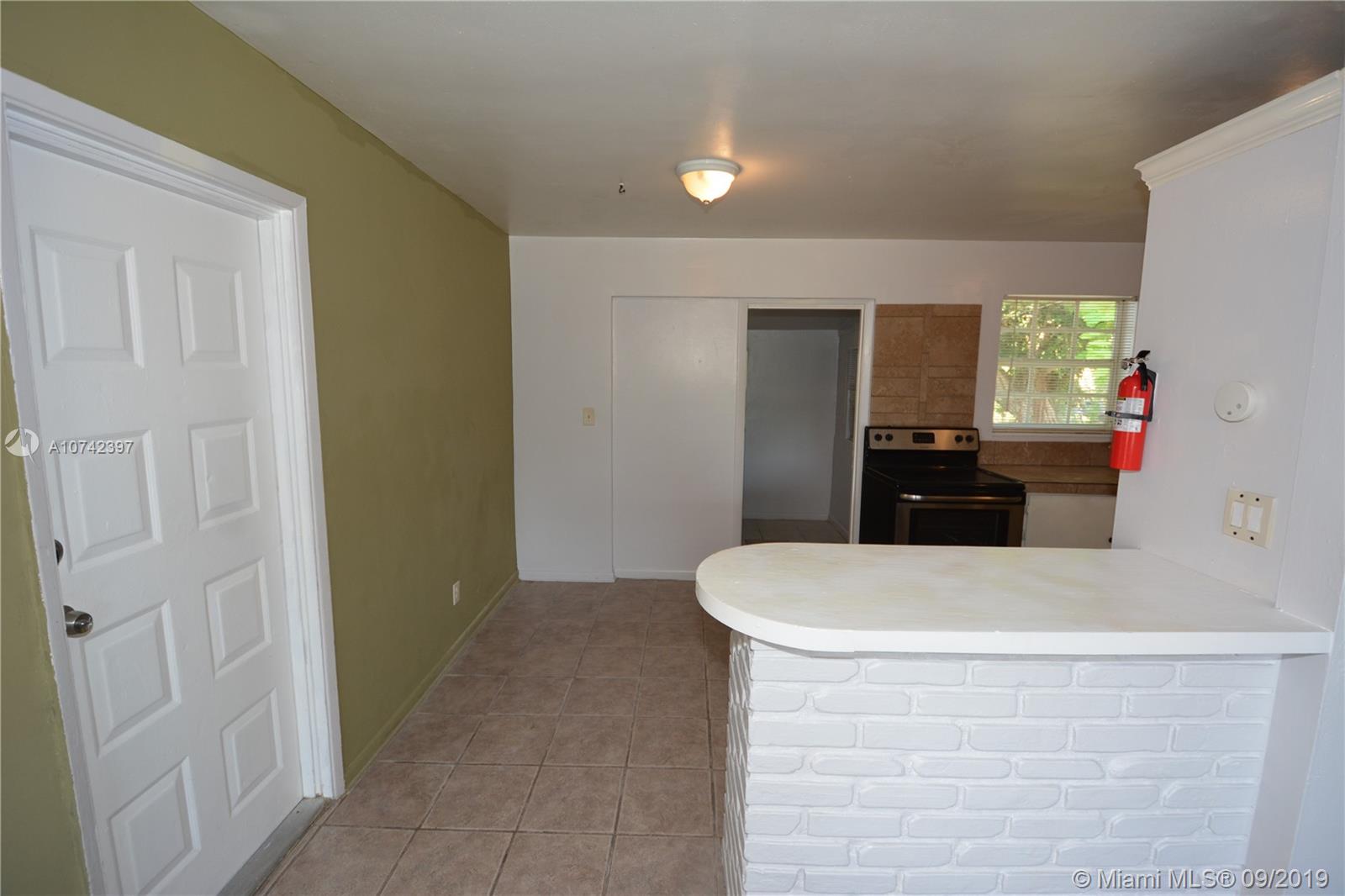 380 West 28th Street Riviera Beach, FL 33404 - Photo 7 of 39 Gallery Image 7