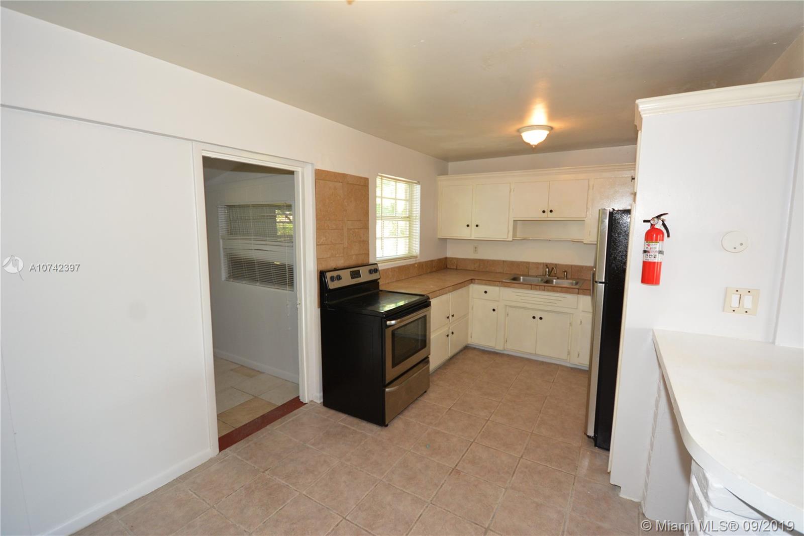 380 West 28th Street Riviera Beach, FL 33404 - Photo 8 of 39 Gallery Image 8