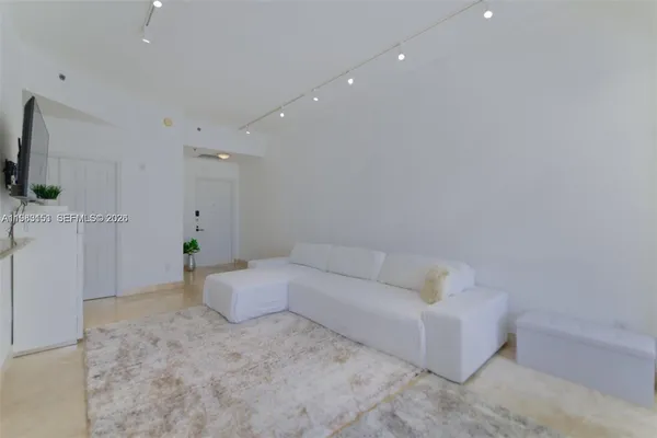 $5,750 | 145 Jefferson Avenue, Unit 445, Miami Beach, FL 33139