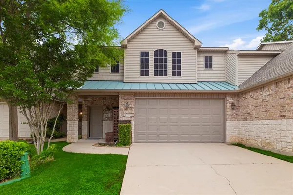 $374,999 | 4263 Towne Lake Court, Irving, TX 75061