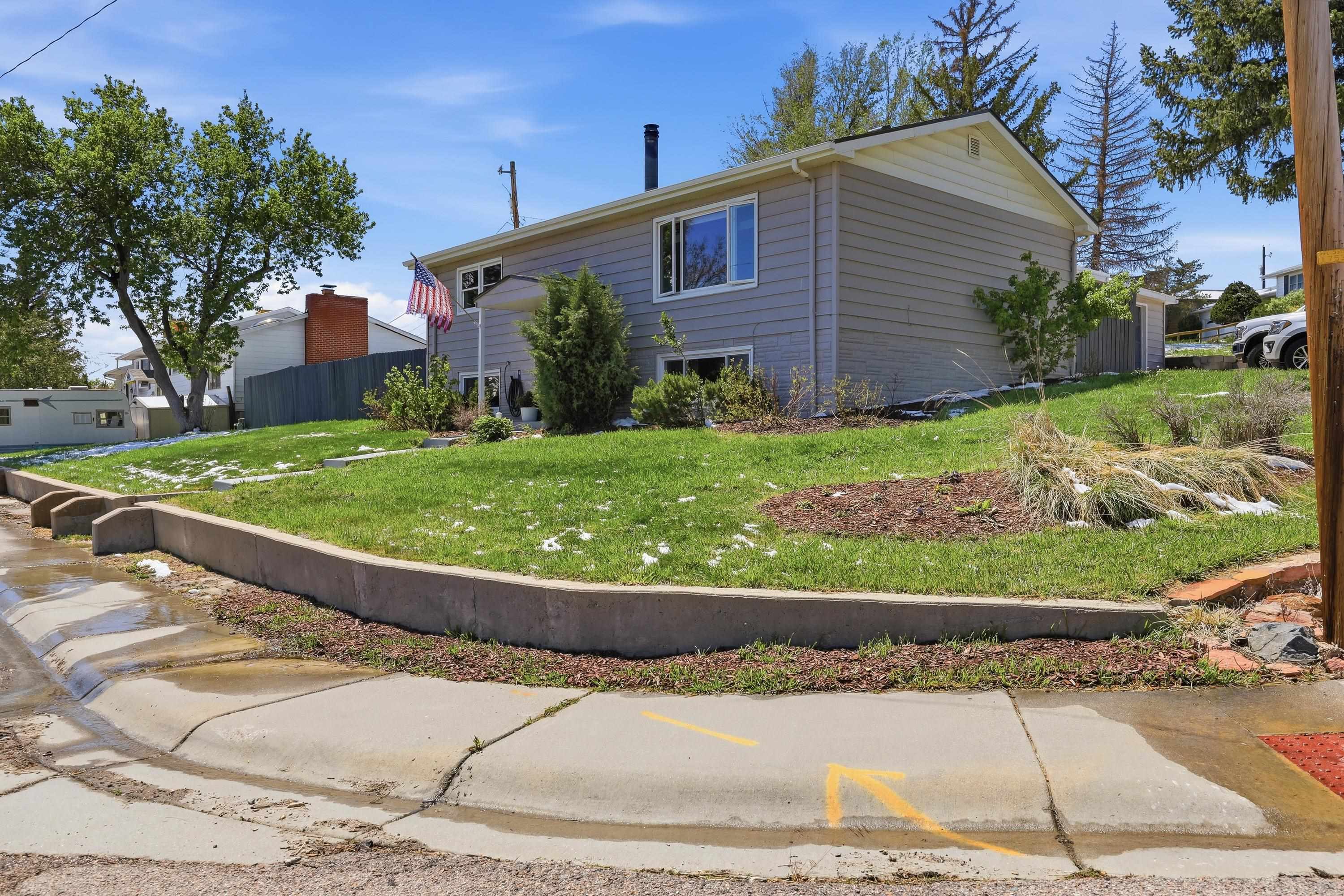 2500 Belmont Road Casper, WY 82604 - Photo 3 of 29