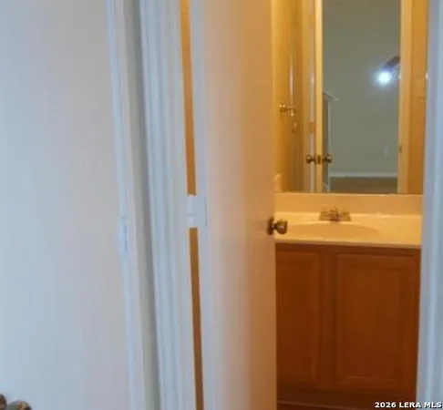 $1,600 | 8818 Kestrel Oak, Converse, TX 78109