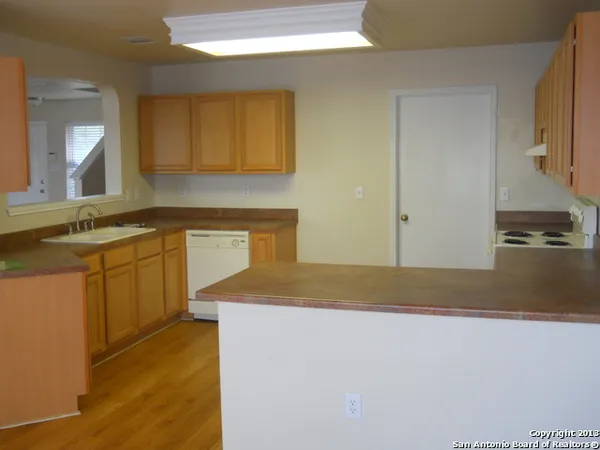 $1,650 | 8818 Kestrel Oak, Converse, TX 78109