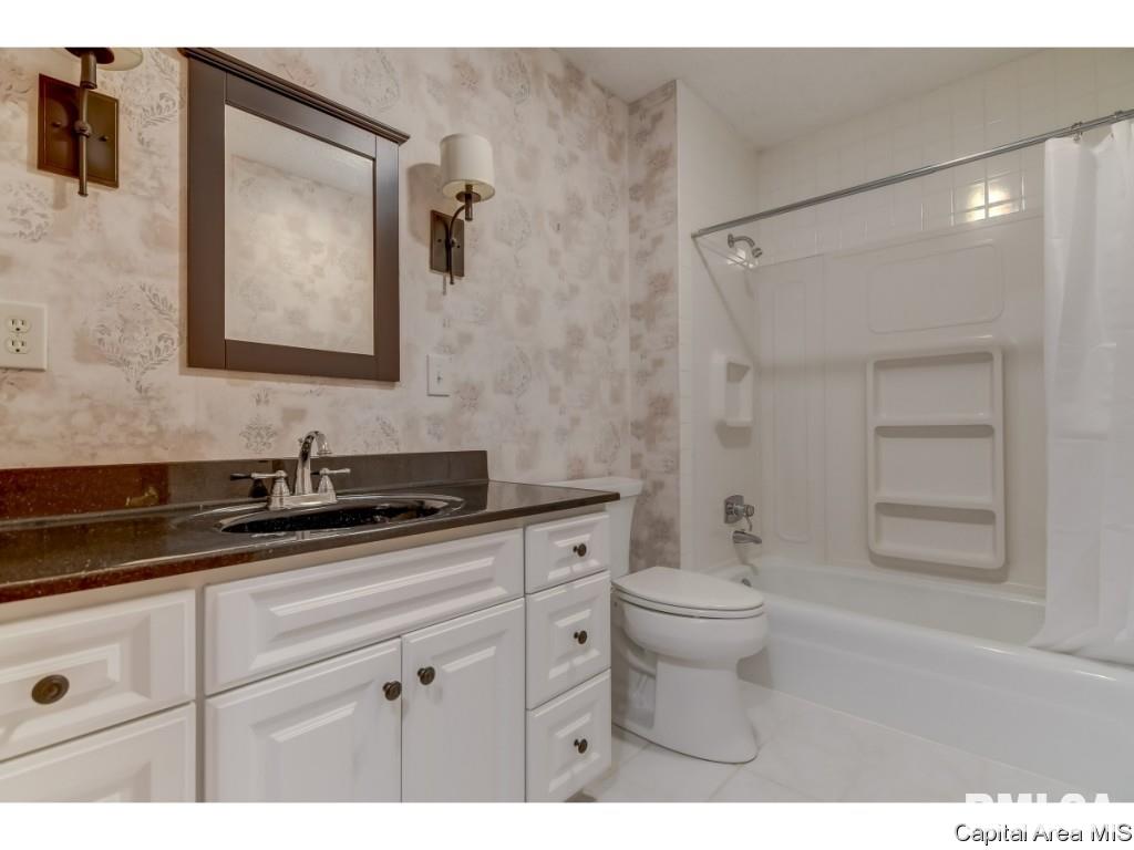 2495 Arrowhead Drive Springfield, IL 62702 - Photo 19 of 32