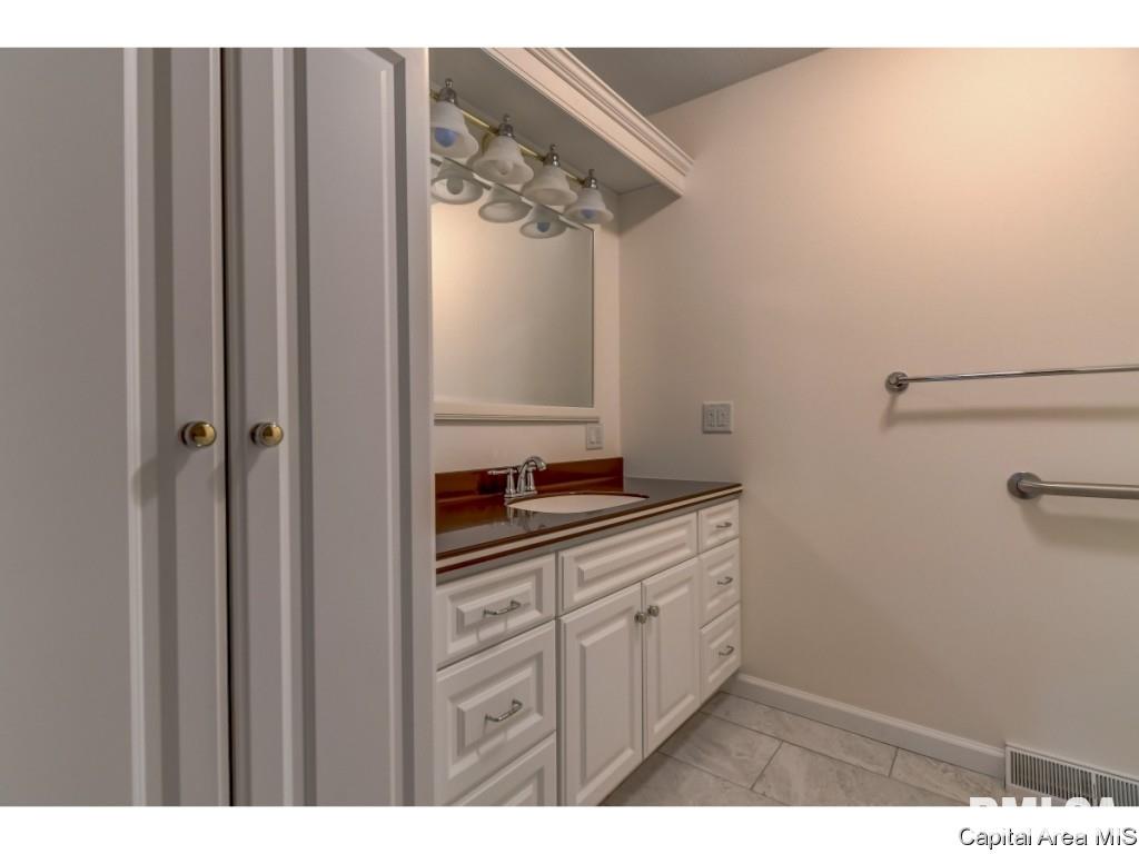 2495 Arrowhead Drive Springfield, IL 62702 - Photo 24 of 32