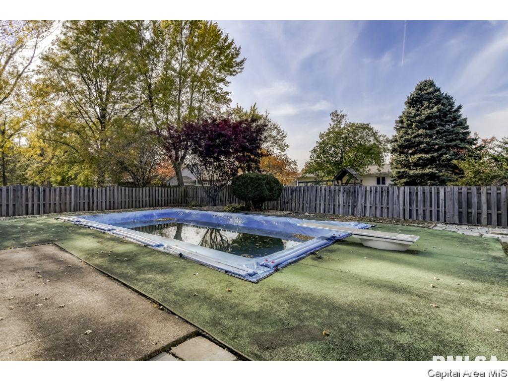 2495 Arrowhead Drive Springfield, IL 62702 - Photo 30 of 32
