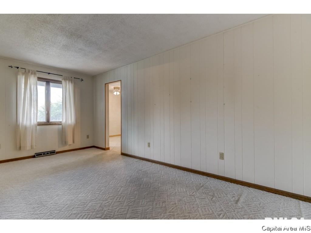 2495 Arrowhead Drive Springfield, IL 62702 - Photo 8 of 32