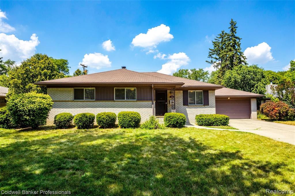 16238 Reedmere Avenue Beverly Hills, MI 48025 - Photo 1 of 18