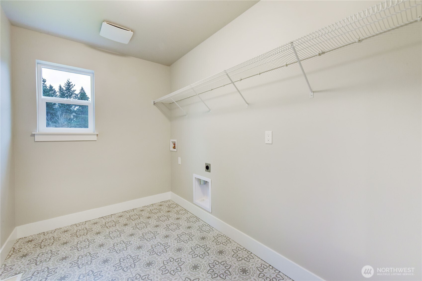 18425 Meridian Avenue Southeast, Unit CR 26 Bothell, WA 98012 - Photo 31 of 35 a view of a room with an empty space
