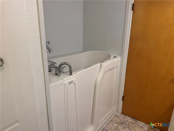 $363,000 | 1209 East Morgan Avenue, Cuero, TX 77954