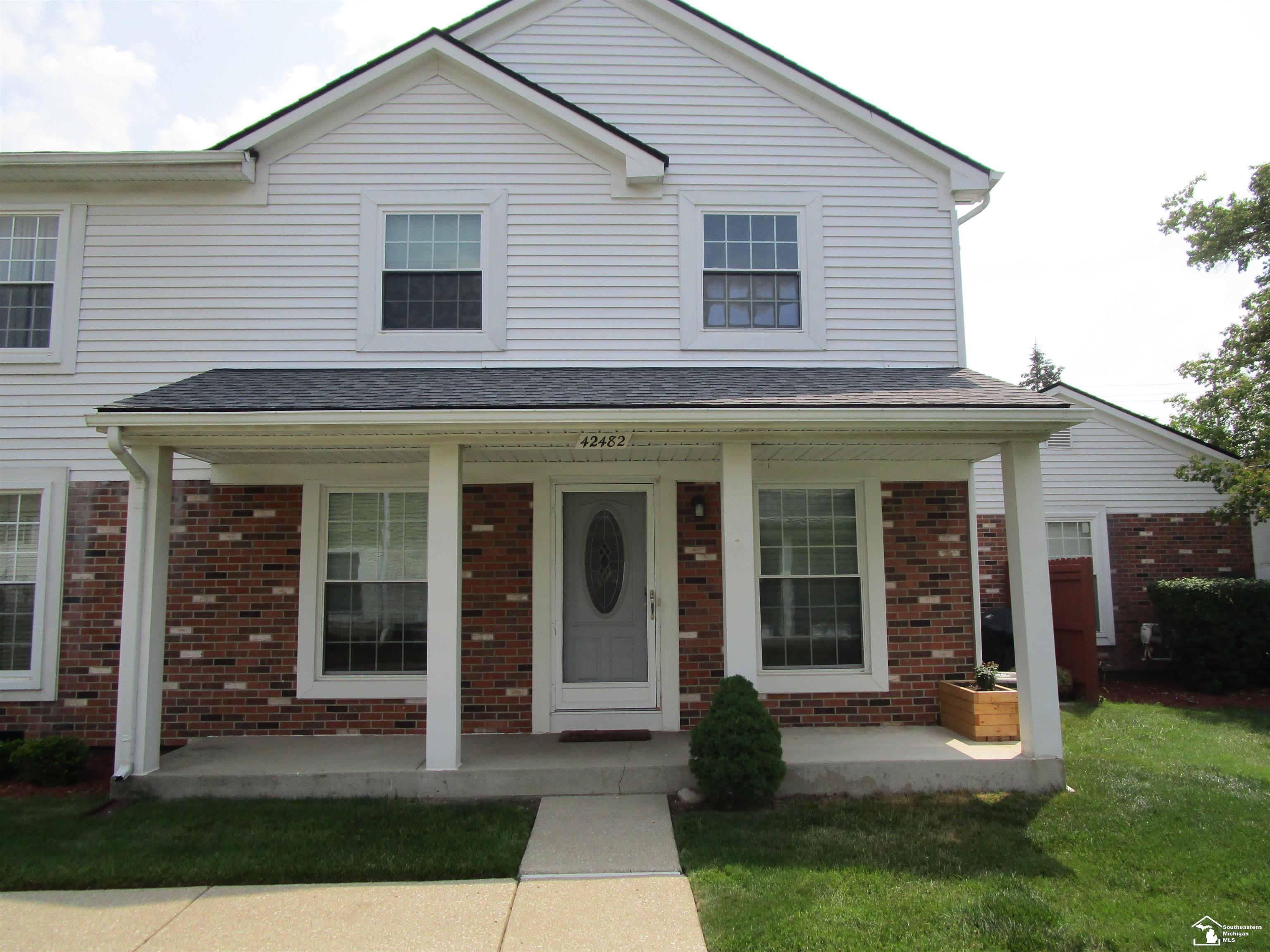 42482 Saratoga Road Canton, MI 48187 - Photo 1 of 30 50114474.JPG