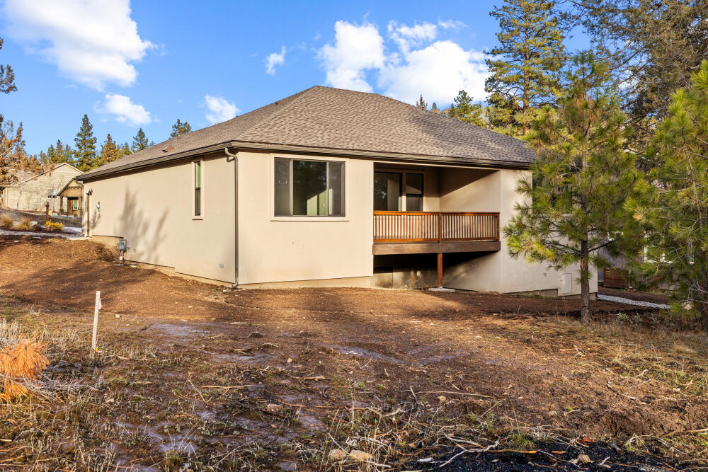 1092 Timber Ridge Loop Klamath Falls, OR 97601 - Photo 10 of 79