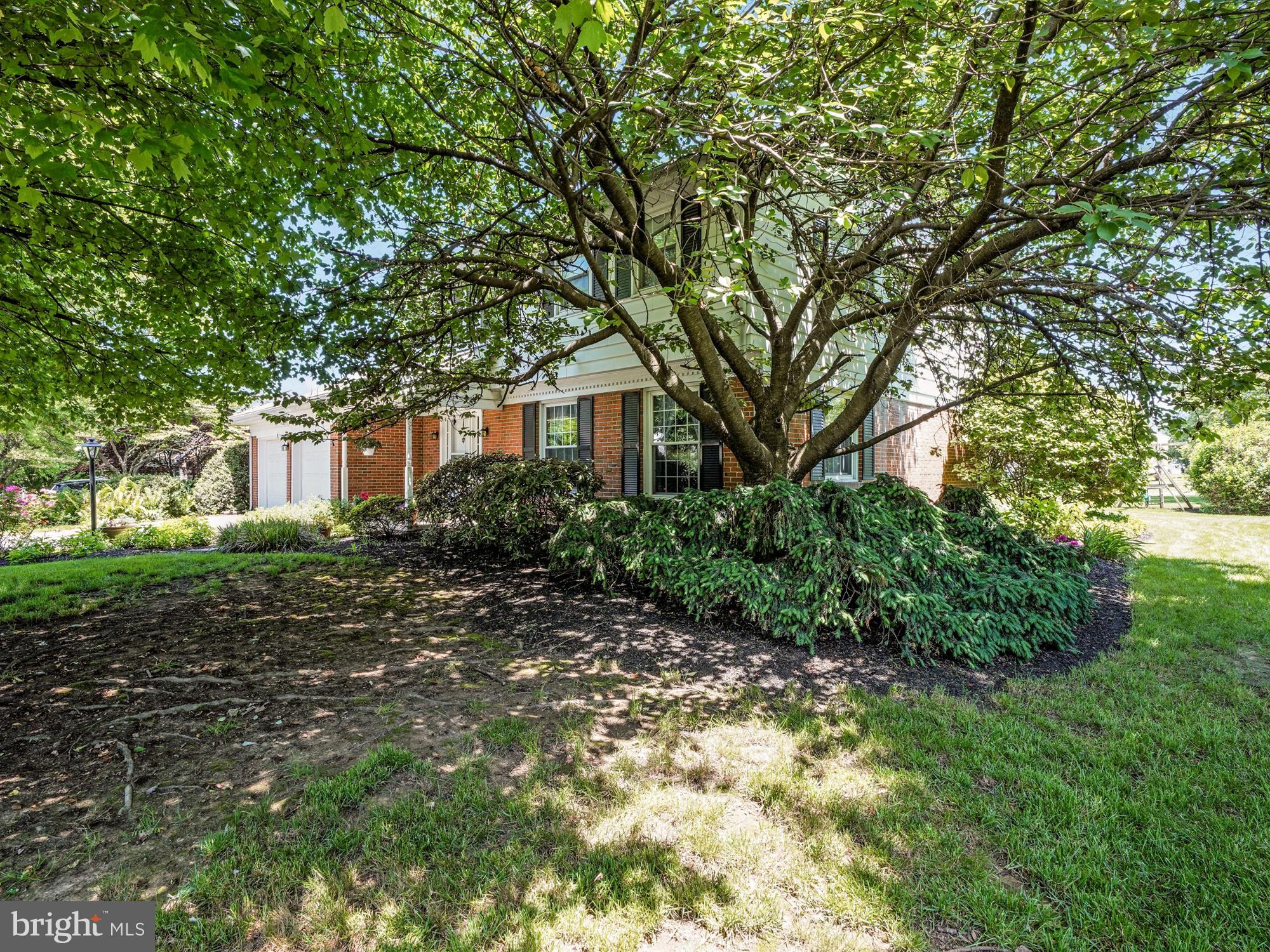 13 Becker Drive Lititz, PA 17543 - Photo 3 of 37