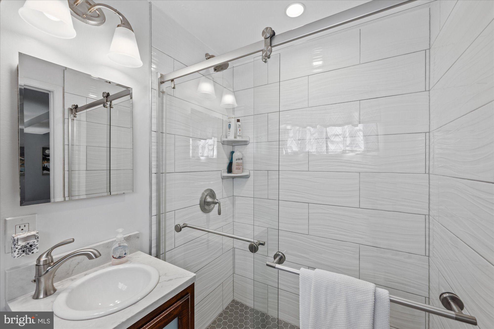 3716 Gunston Road Alexandria, VA 22302 - Photo 19 of 25 Gallery Image 19