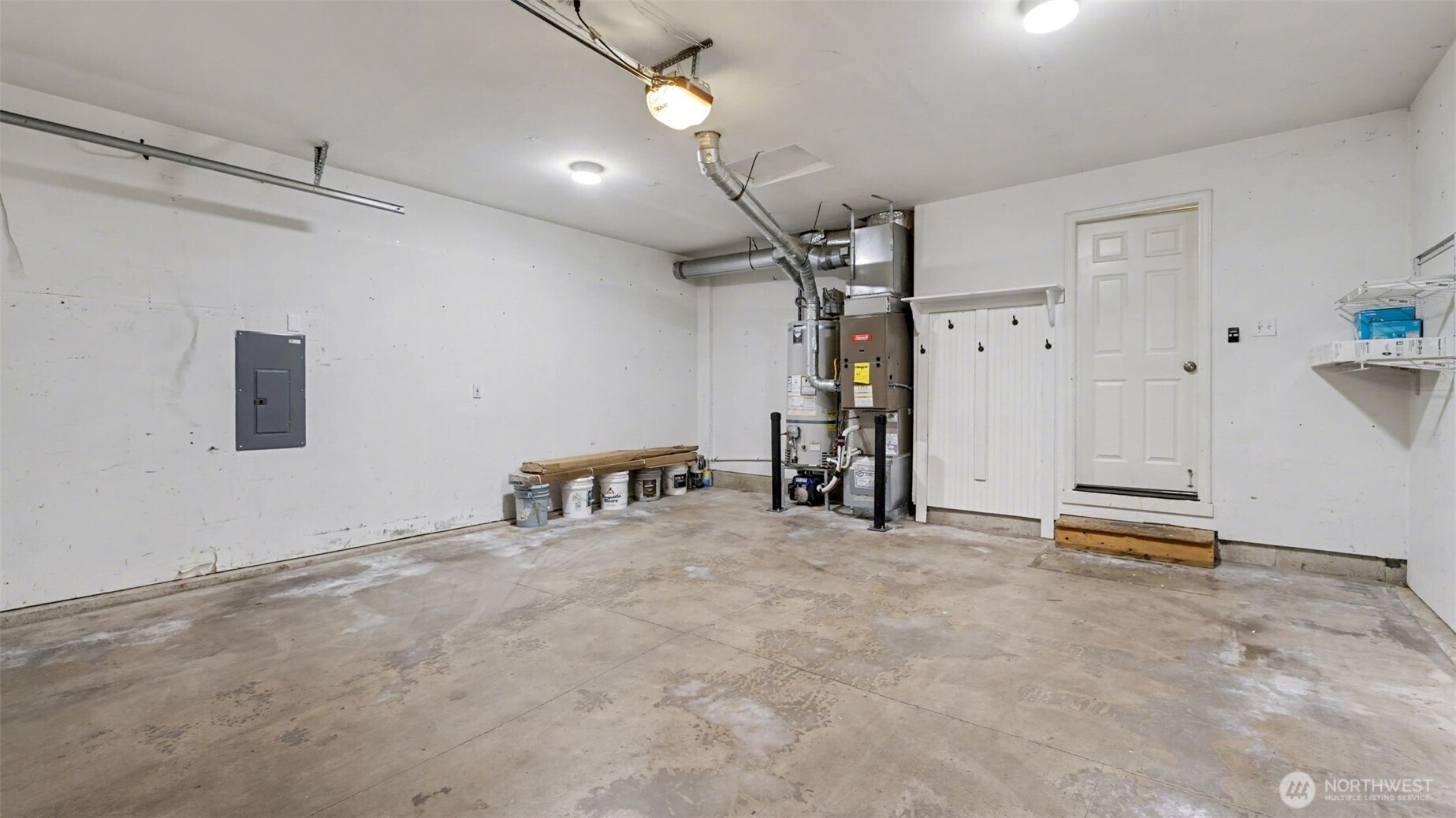 4817 Hartford Way Mukilteo, WA 98275 - Photo 31 of 36 a view of a room with gym equipment