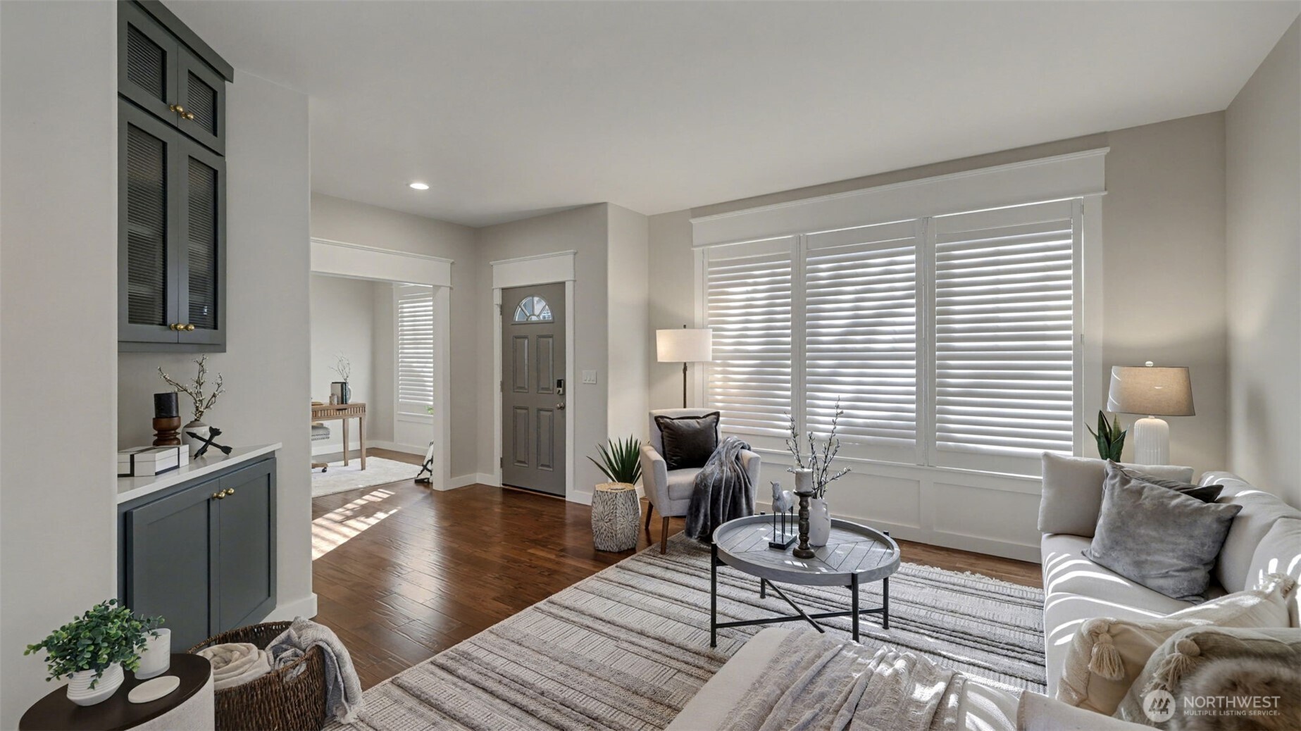 4817 Hartford Way Mukilteo, WA 98275 - Photo 6 of 36 a living room with furniture and wooden floor