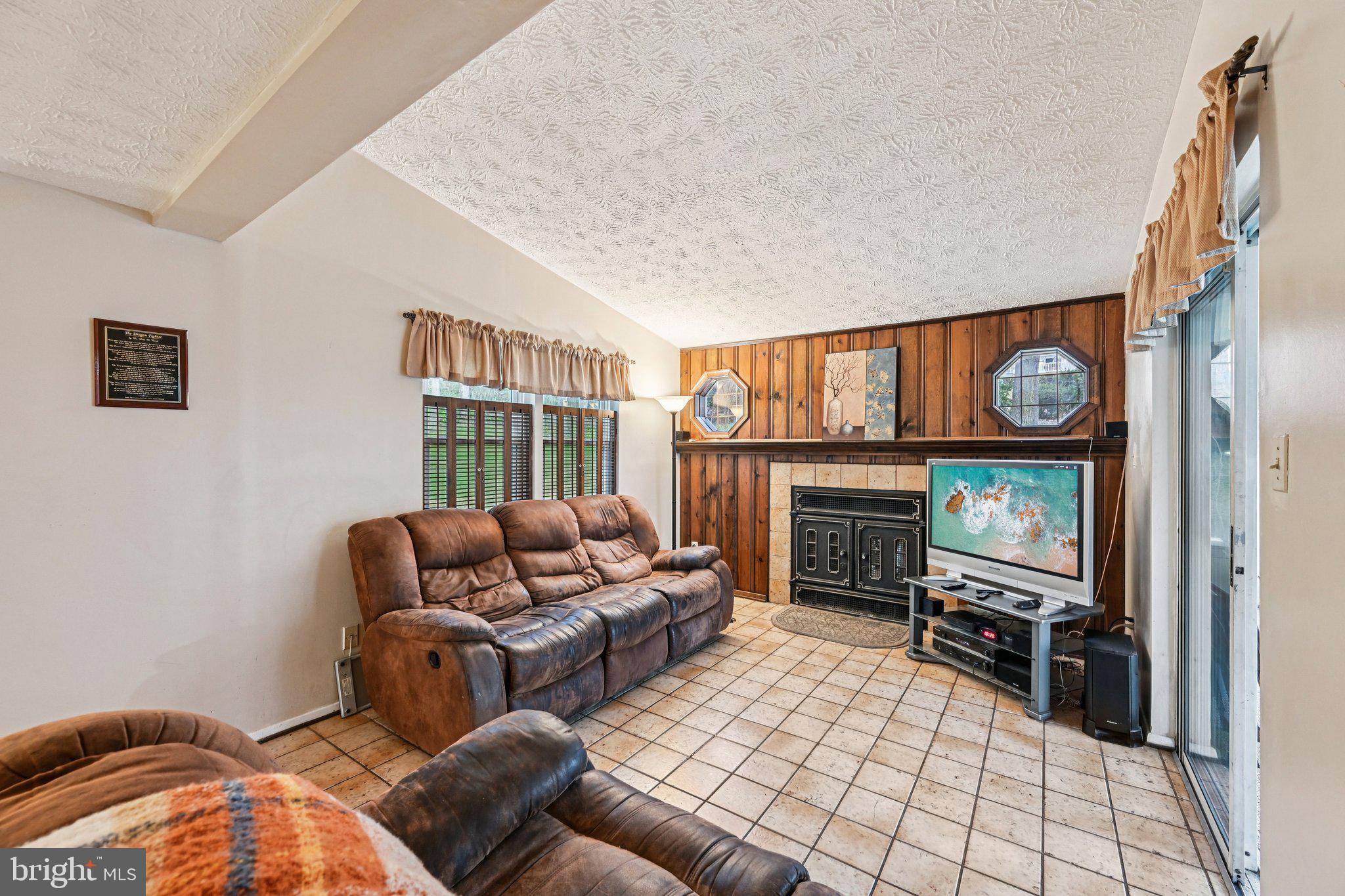 9405 Perglen Road Nottingham, MD 21236 - Photo 12 of 37