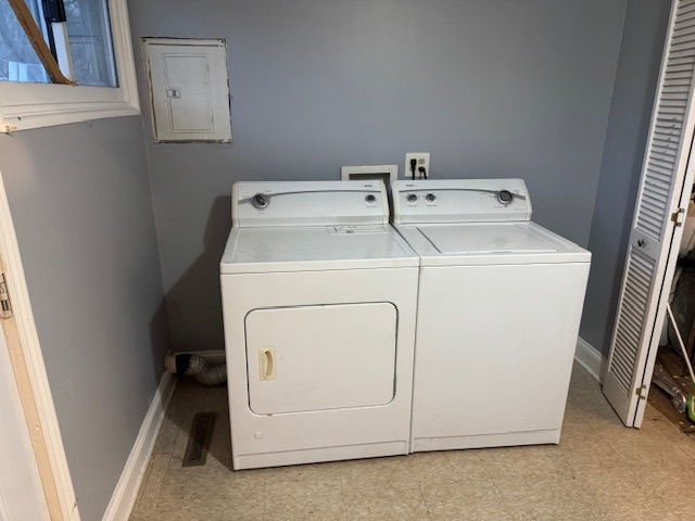 7100 Wilson Terrace Morton Grove, IL 60053 - Photo 14 of 15 a utility room with dryer and washer