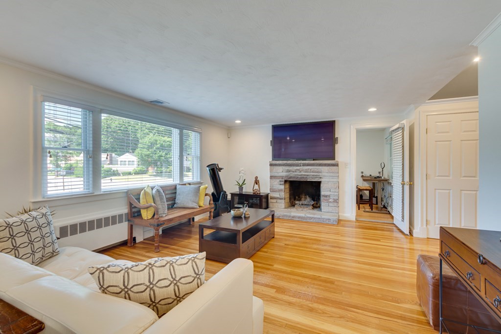 84 Brook Farm Road Boston, MA 02132 - Photo 5 of 33 Gallery Image 5