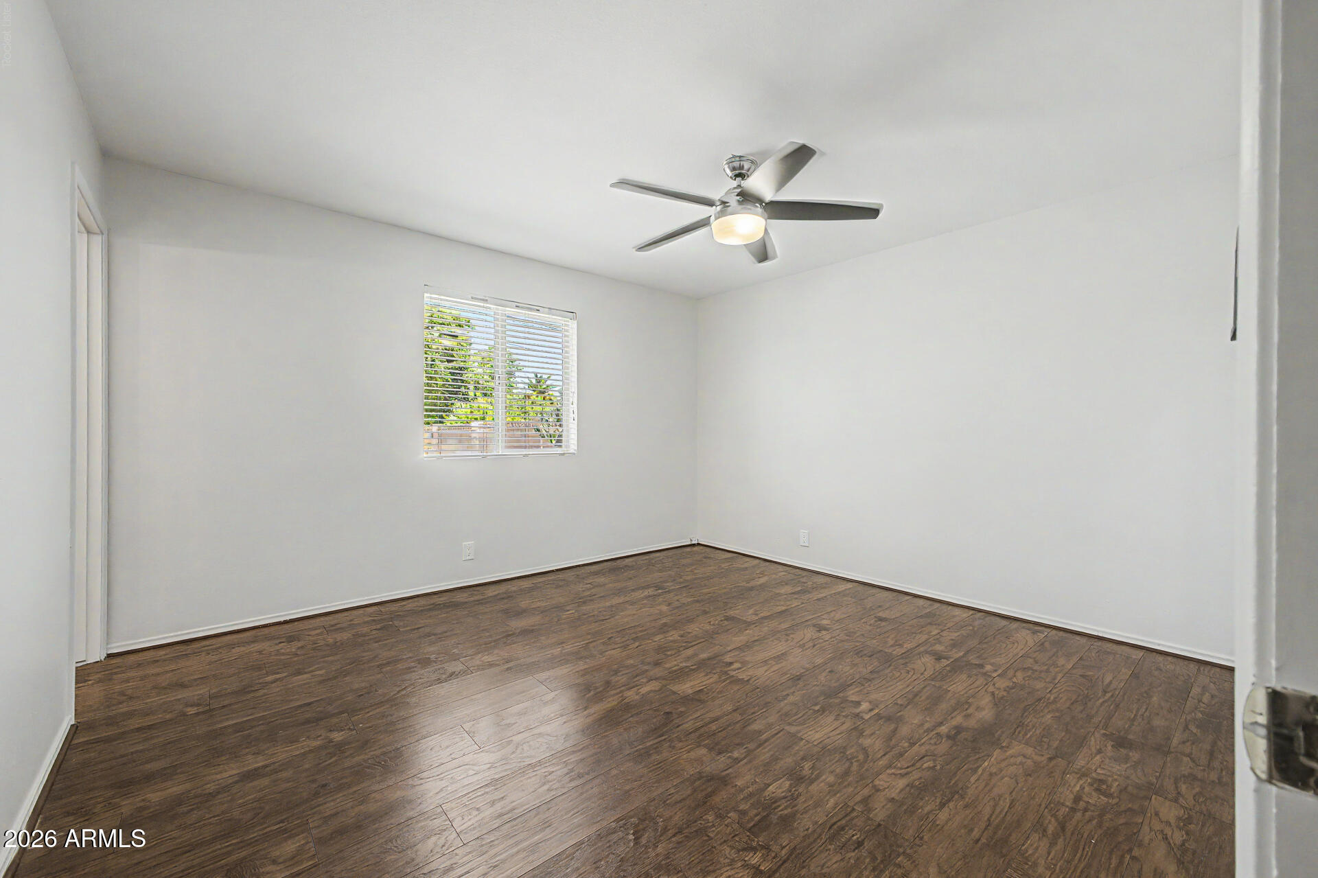 3910 East Shangri La Road Phoenix, AZ 85028 - Photo 15 of 33