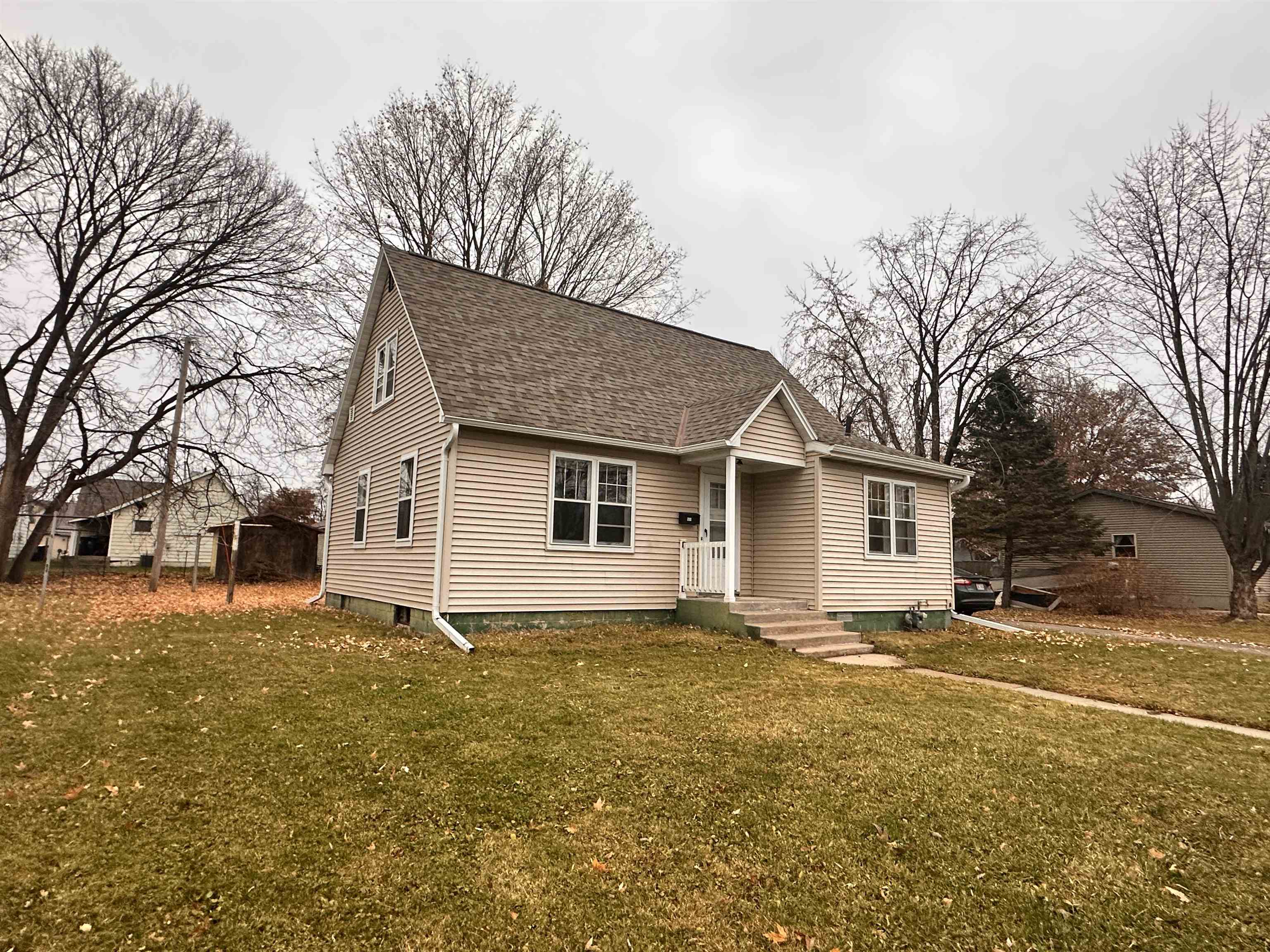 809 East State Street Mauston, WI 53948 - Photo 2 of 27