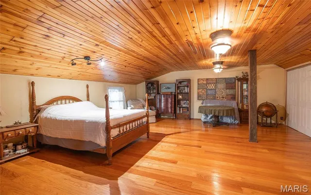 $690,000 | 15247 Laminack Road, Carterville, IL 62918