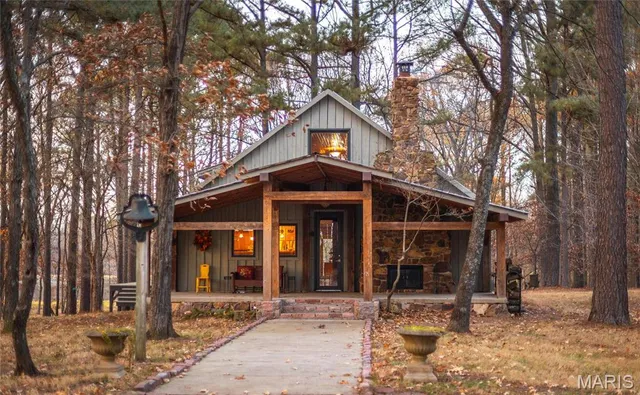 $690,000 | 15247 Laminack Road, Carterville, IL 62918