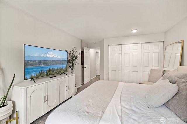 $470,000 | 5525 South 231st Place, Kent, WA 98032