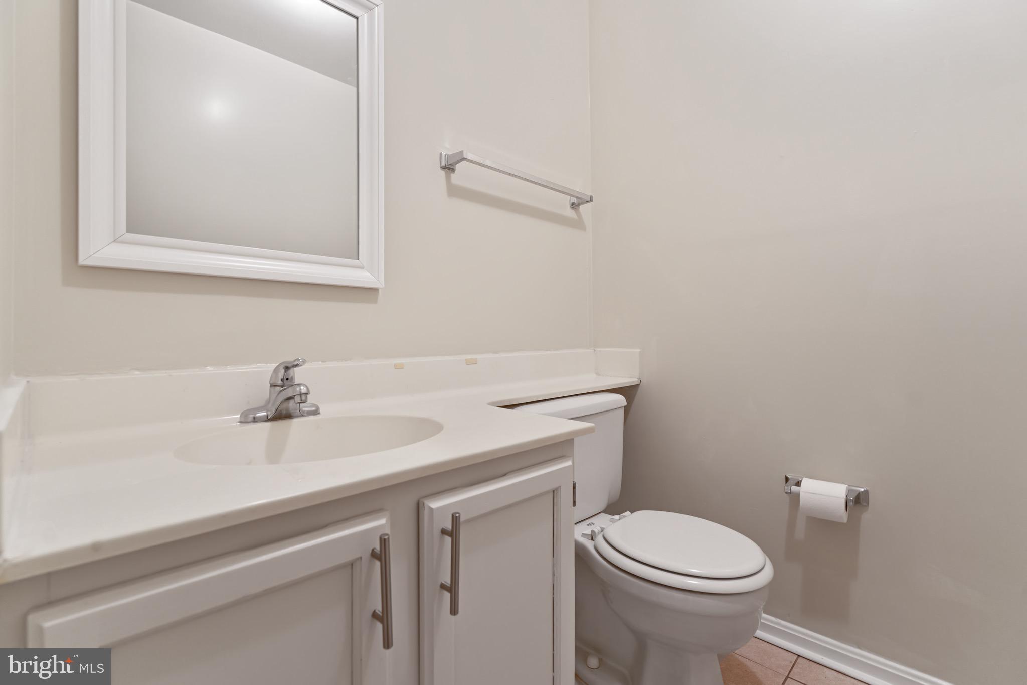 1558 Hugo Circle Silver Spring, MD 20906 - Photo 4 of 31 Half bath on main level