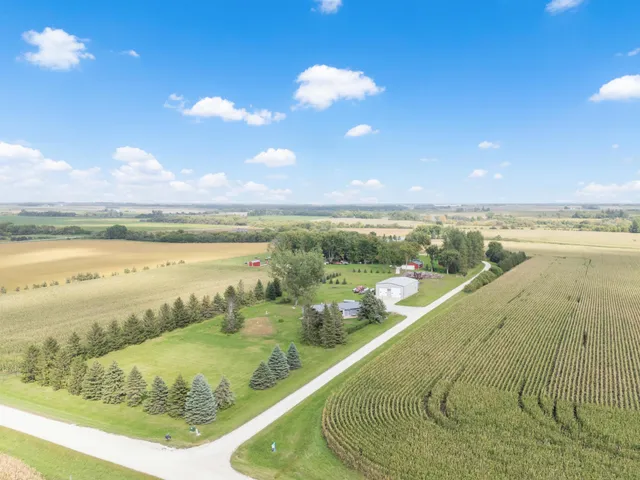 $520,000 | 69378 230th Avenue, Kasson, MN 55944