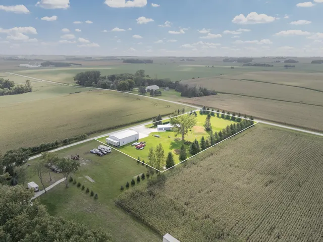 $520,000 | 69378 230th Avenue, Kasson, MN 55944