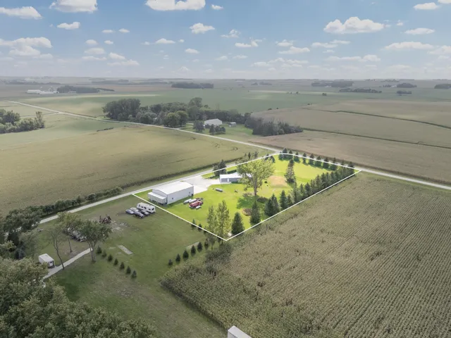 $520,000 | 69378 230th Avenue, Kasson, MN 55944