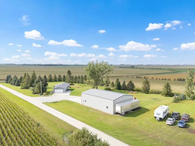 $520,000 | 69378 230th Avenue, Kasson, MN 55944