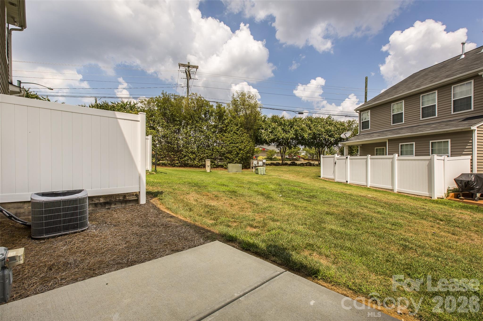 13422 Erwin Road Charlotte, NC 28273 - Photo 32 of 35 a view of a backyard