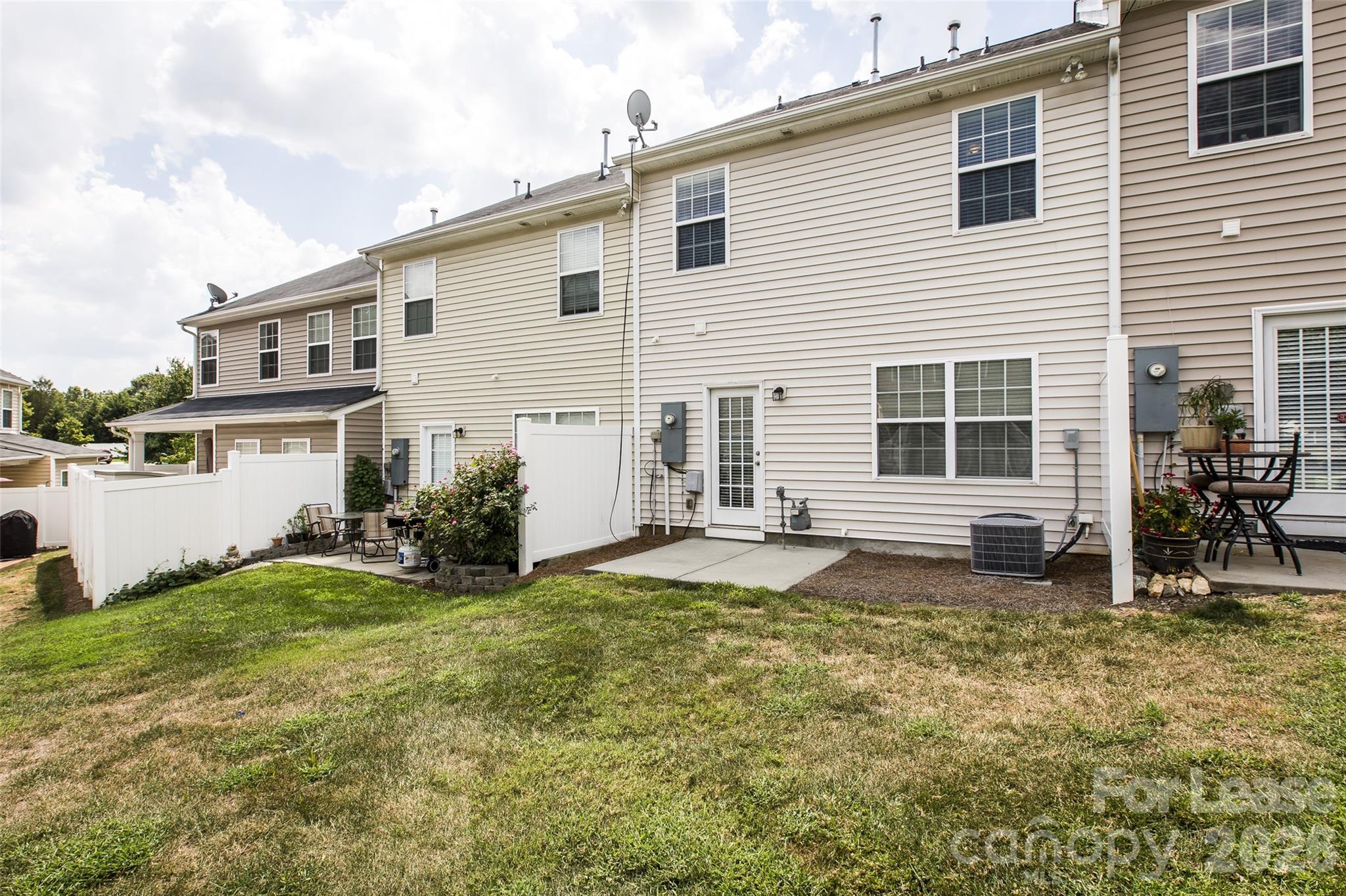 13422 Erwin Road Charlotte, NC 28273 - Photo 33 of 35 a view of a house with backyard