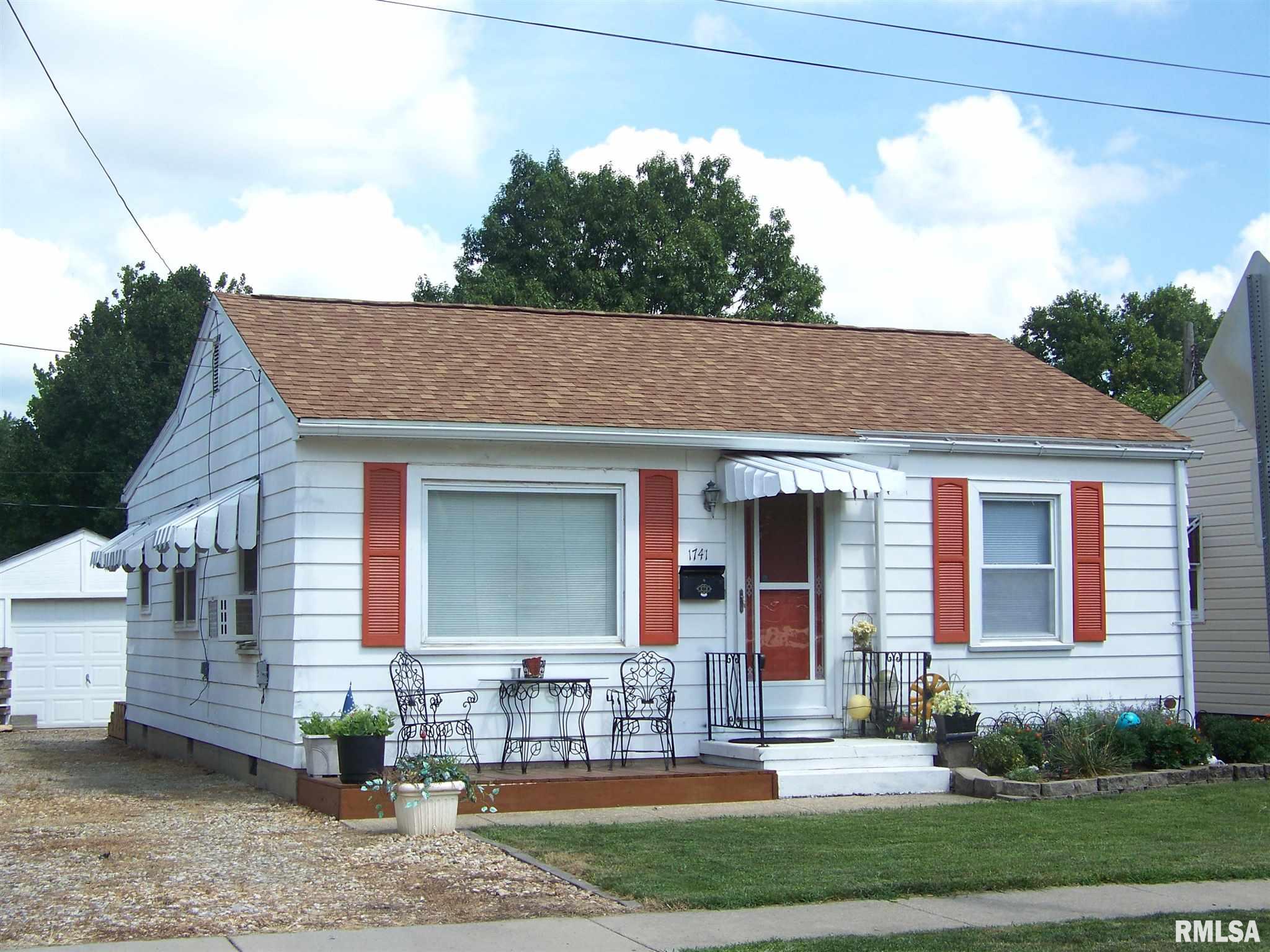 1741 East Griffiths Avenue Springfield, IL 62702 - Photo 1 of 10