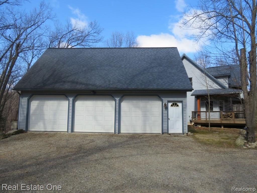 9895 Gibbs Road Clarkston, MI 48348 - Photo 10 of 75 Oversized 3 Car Garage