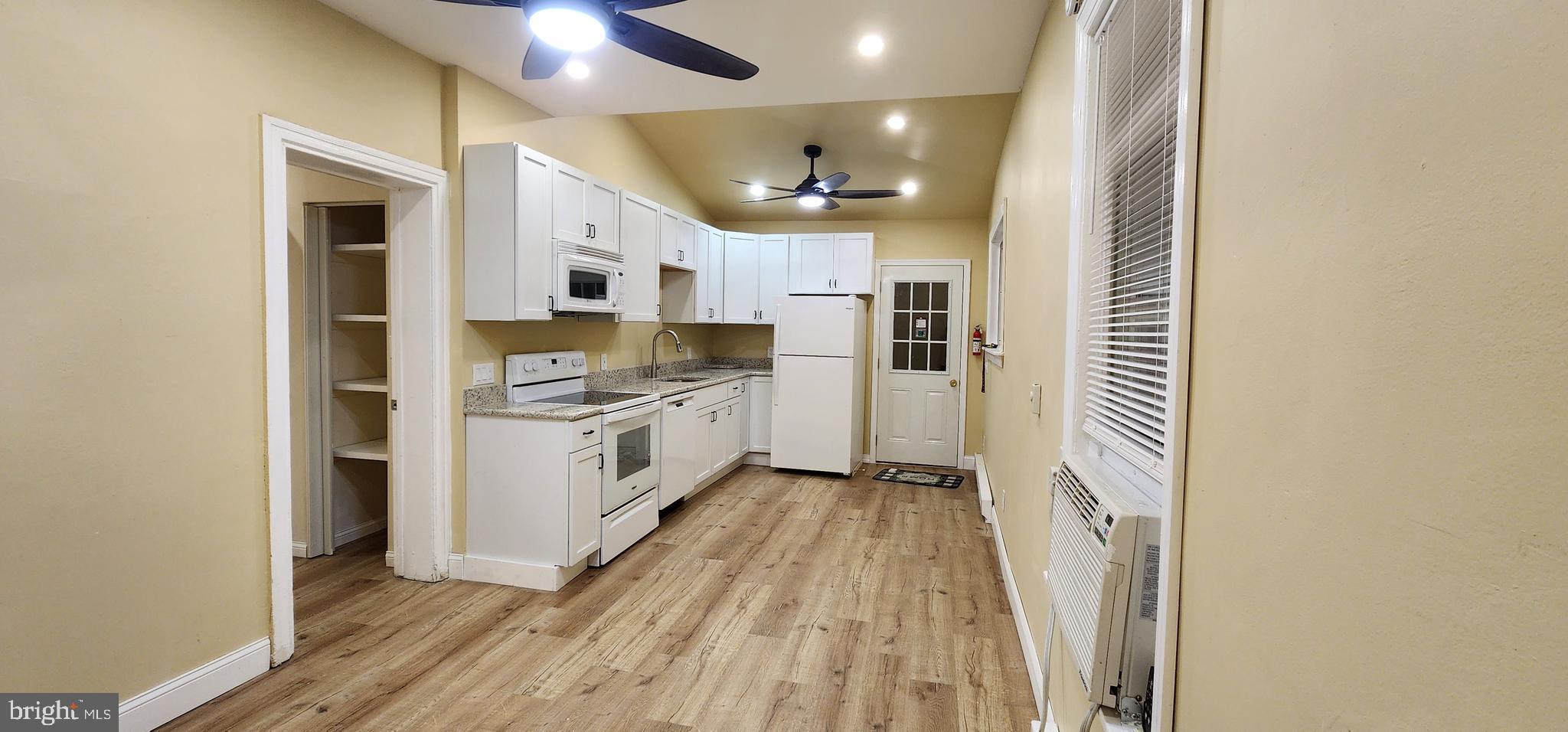 321 South Hanover Street Pottstown, PA 19465 - Photo 2 of 12