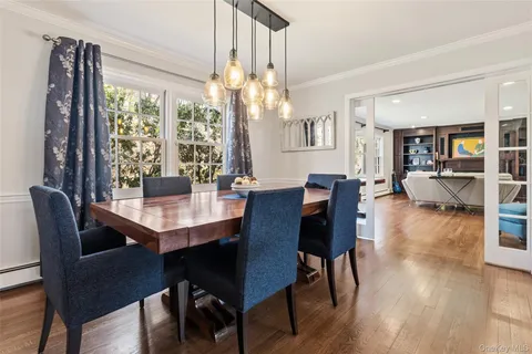 $1,925,000 | 1 Hitching Post Lane, Chappaqua, NY 10514