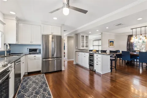 $1,925,000 | 1 Hitching Post Lane, Chappaqua, NY 10514