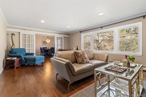 $1,925,000 | 1 Hitching Post Lane, Chappaqua, NY 10514