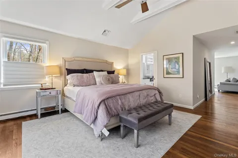 $1,925,000 | 1 Hitching Post Lane, Chappaqua, NY 10514