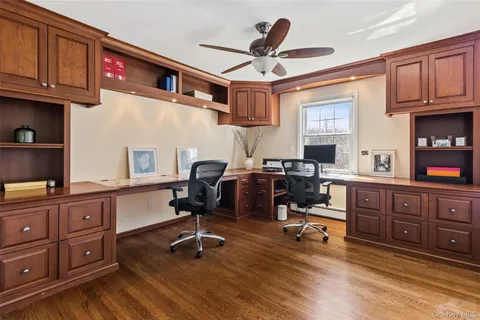 $1,925,000 | 1 Hitching Post Lane, Chappaqua, NY 10514