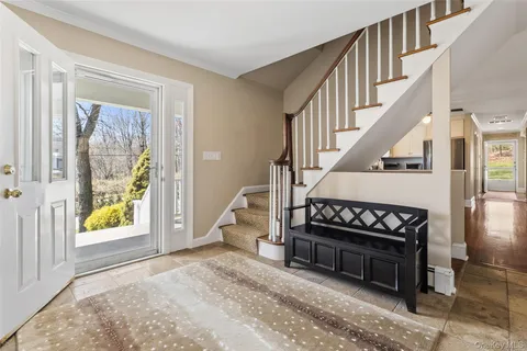 $1,925,000 | 1 Hitching Post Lane, Chappaqua, NY 10514