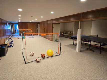 $1,925,000 | 1 Hitching Post Lane, Chappaqua, NY 10514