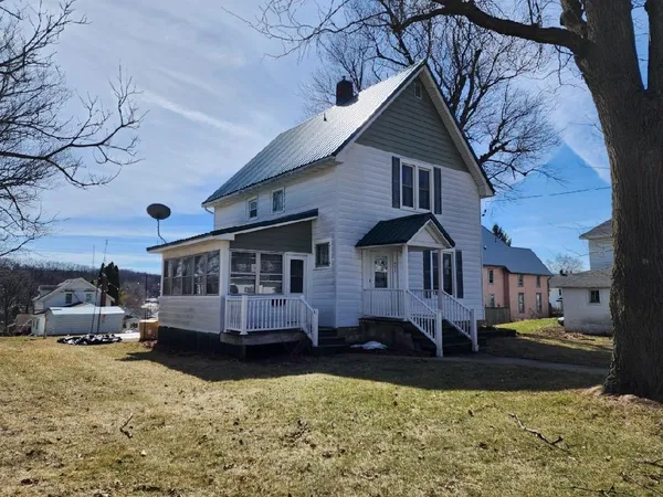 $199,000 | 431 East Cornelia Street, Darlington, WI 53530