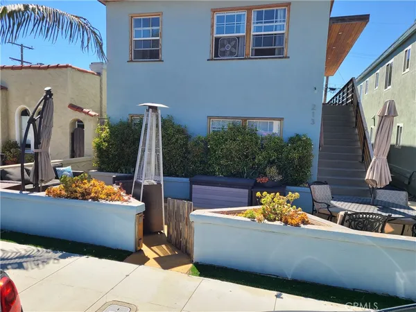$1,725 | 213 Covina Avenue, Unit 2, Long Beach, CA 90803