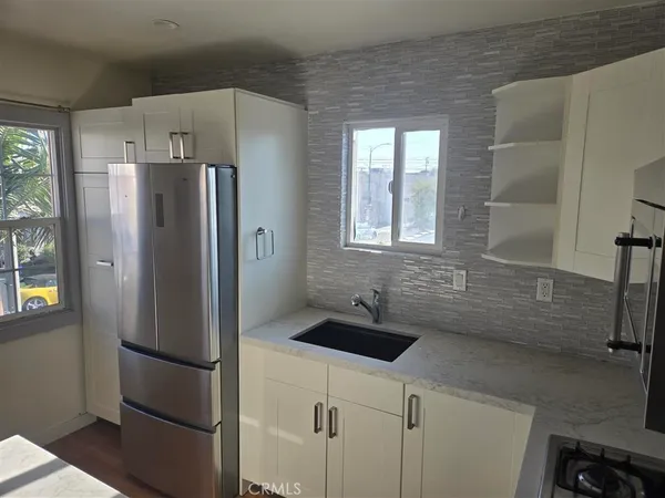 $1,725 | 213 Covina Avenue, Unit 2, Long Beach, CA 90803