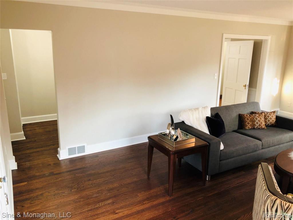 721 Pemberton Road Grosse Pointe Park, MI 48230 - Photo 14 of 41