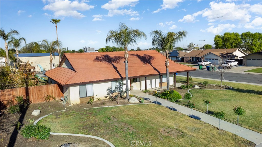 2119 Jenkins Road Bakersfield, CA 93314 - Photo 29 of 35 an aerial view of a house with swimming pool garden and patio